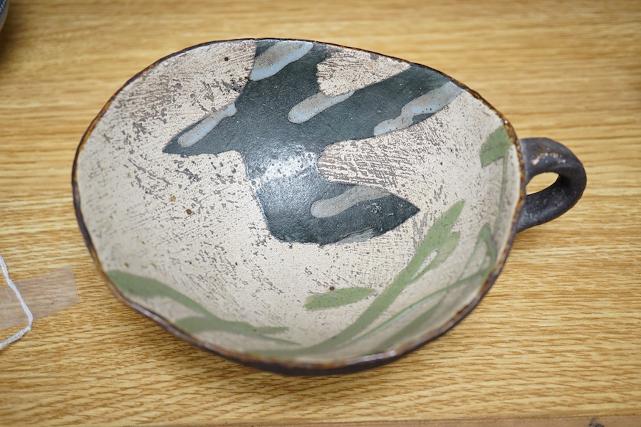 John Maltby (1936-2020), a single handled serving dish, 16.5cm wide